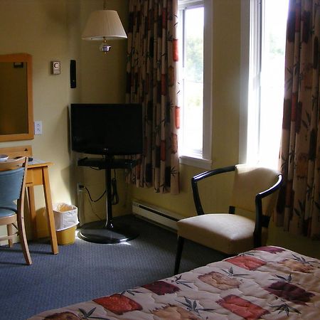 Hotel Motel Bon Accueil Rivière-la-Madeleine Dış mekan fotoğraf