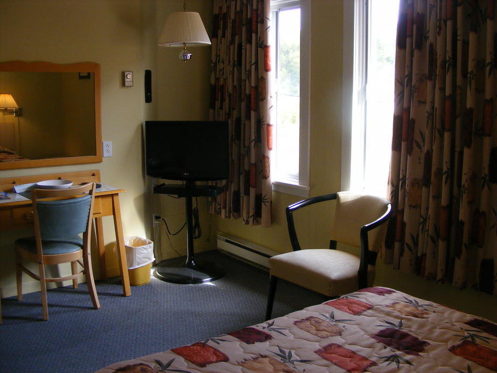 Hotel Motel Bon Accueil Rivière-la-Madeleine Dış mekan fotoğraf